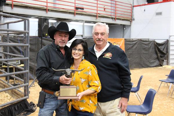 Hired Hand customers and Ultimate Bull Winners Dale Hunt & Sherrill Caddel, Rocking H Longhorns and Don Bartlett, D&C Ranch Hired Hand customers and Ultimate Bull Winners Dale Hunt & Sherrill Caddel, Rocking H Longhorns and Don Bartlett, D&C Ranch
